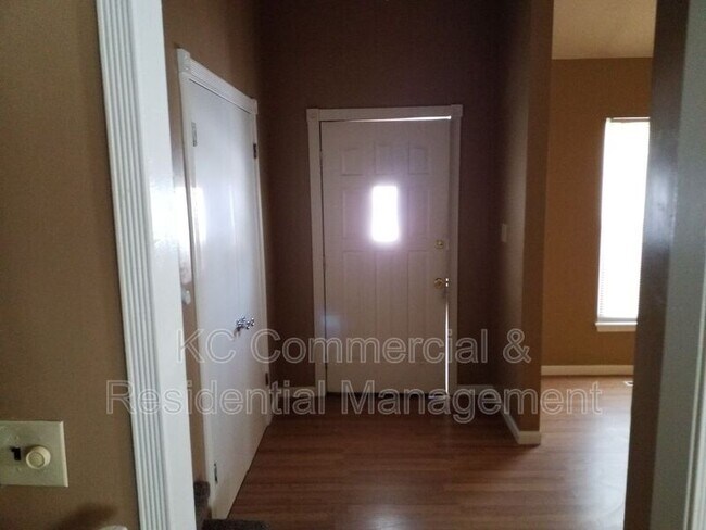 Building Photo - 10013 N Harrison Dr
