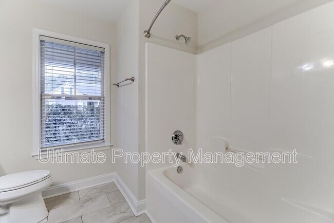 Building Photo - 902 Kiwi Ln