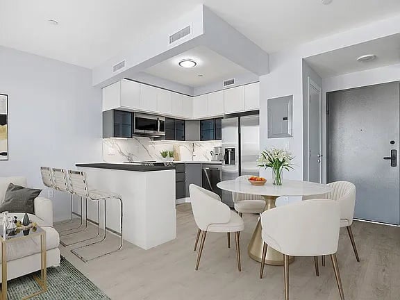 Building Photo - 684 Dean St