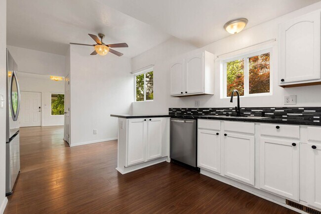 Building Photo - 3930 S Angel Pl