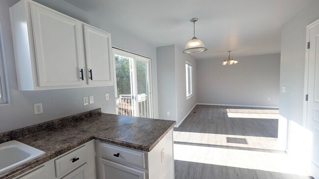 Building Photo - 213 Audubon Dr