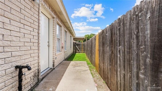 Building Photo - 2013 Agua Fina Ave