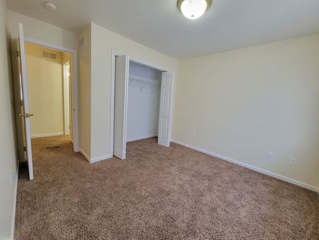 Building Photo - 3 bedroom, 2.5 bath Townhome - Available 0...