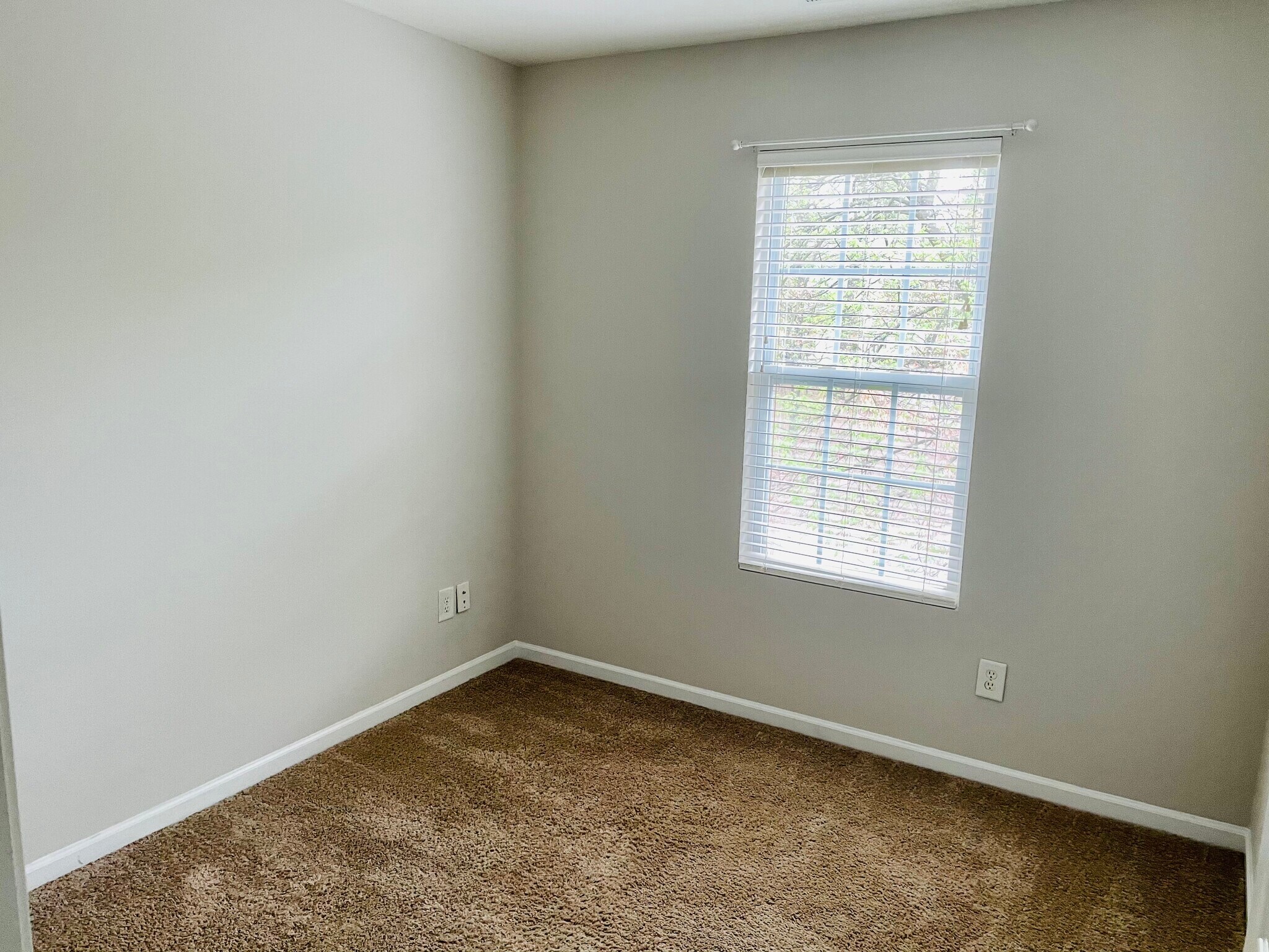 Building Photo - 21 Edgebrook Cir