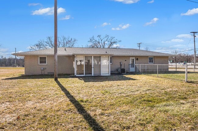 Building Photo - Penn Schools!  Remodeled Granger home-Lawn...