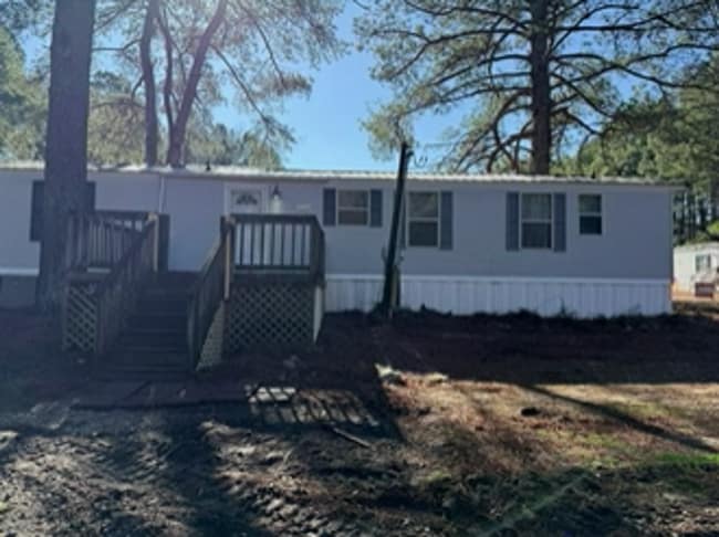 Building Photo - Private Setting/ Large Lot 3 bedroom 2 bath