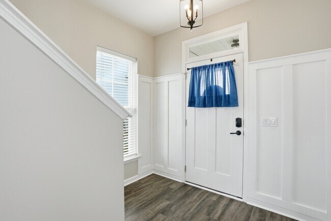 Building Photo - 75 Pomona Cir