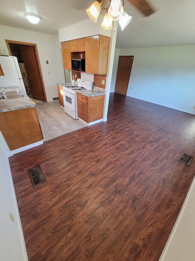 Building Photo - 2 Bedroom | 1 Bathroom Unit in Marion Avai...