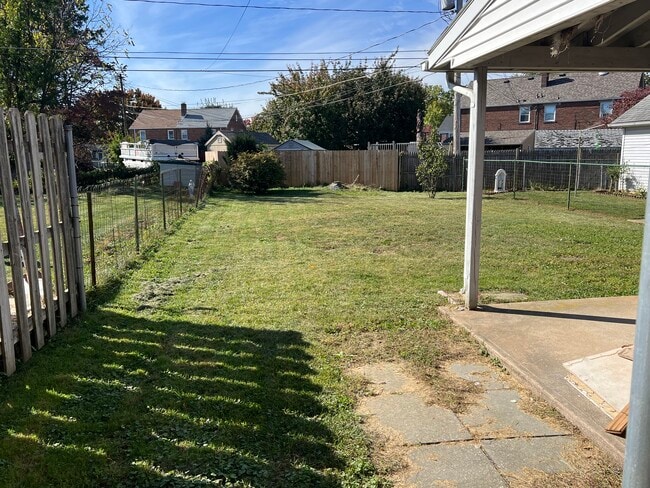 Building Photo - 1517 Catalina Ave