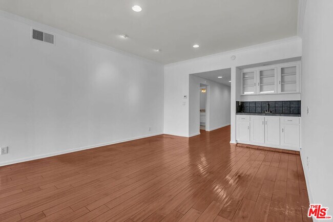 Building Photo - 8642 Gregory Wy