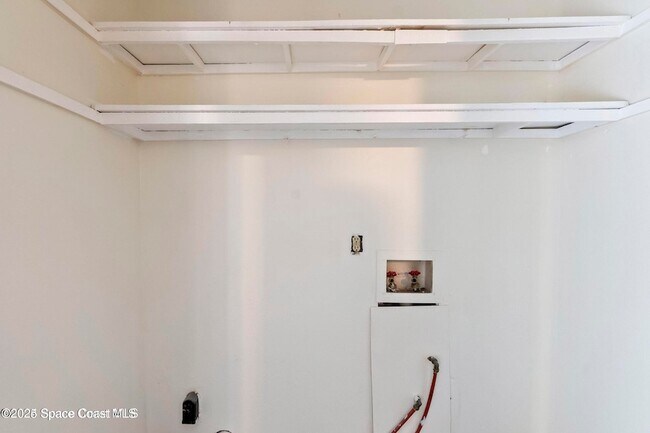 Building Photo - 4443 Dorothy Dr