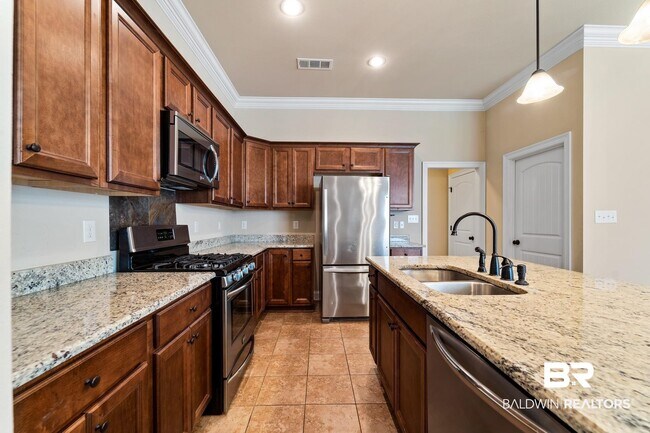 Building Photo - 782 Serpentine Dr