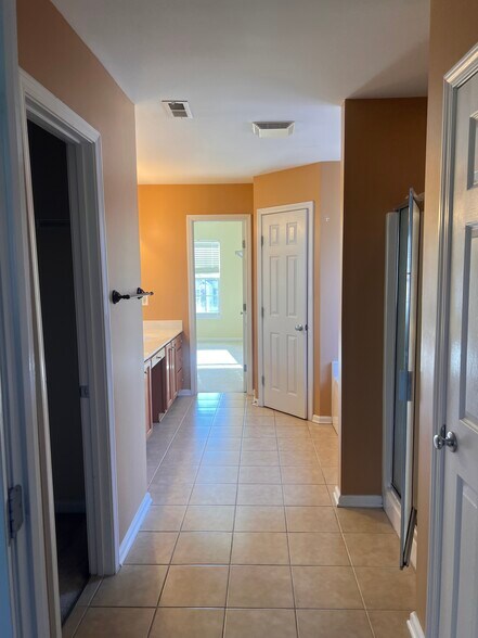 Building Photo - 4700 Porchaven Ln