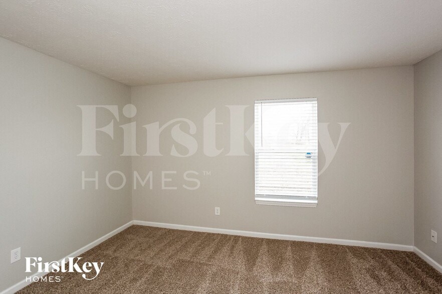 Building Photo - 14904 Dry Creek Rd