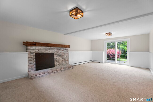 Building Photo - 831 Nut Plains Rd