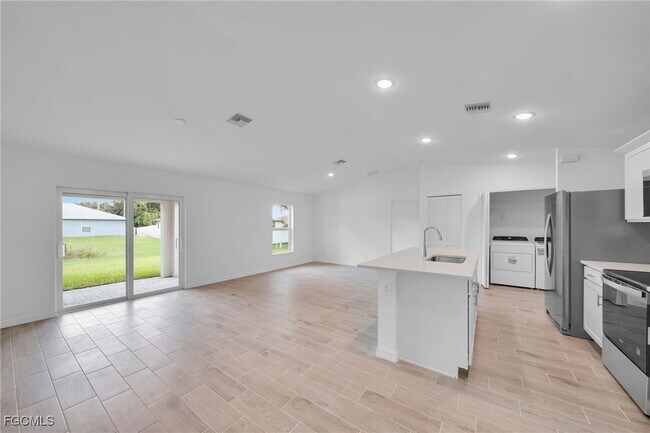 Building Photo - 3010 11th St SW