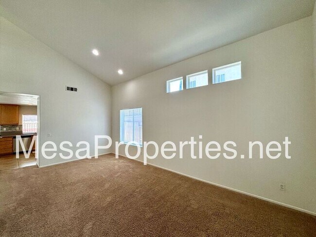 Building Photo - 14027 Silver Creek Way