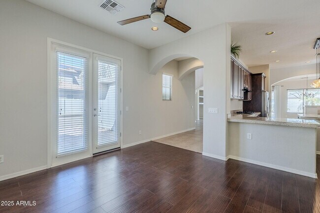 Building Photo - 2910 W Donatello Dr