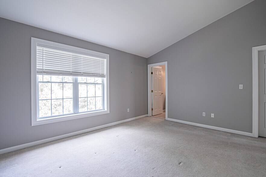 Building Photo - 157 Leeder Hill Dr