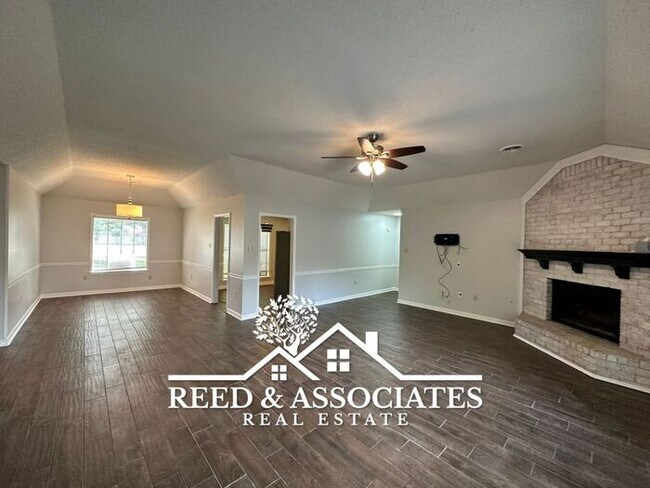 Building Photo - Renovated 3 Bedroom in Collierville!