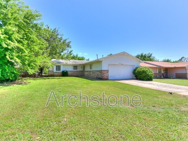 Building Photo - 8814 NE 13th St