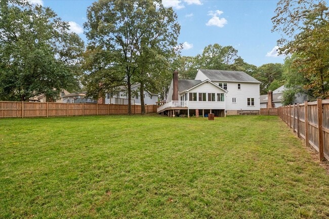 Building Photo - Charming Colonial in Elmhurst Station