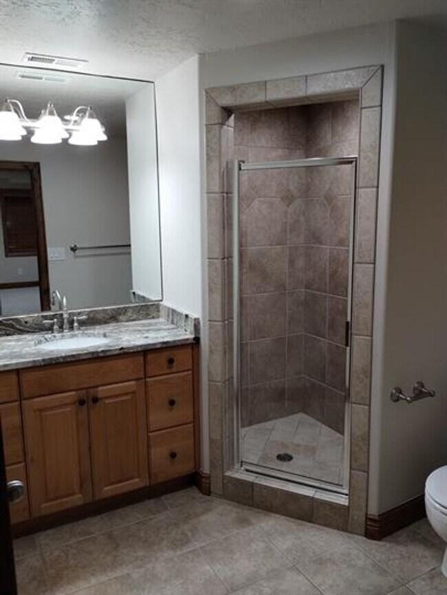 Building Photo - Spacious Cottonwood Heights Home with Vaulted Ceilings & Finished Basement