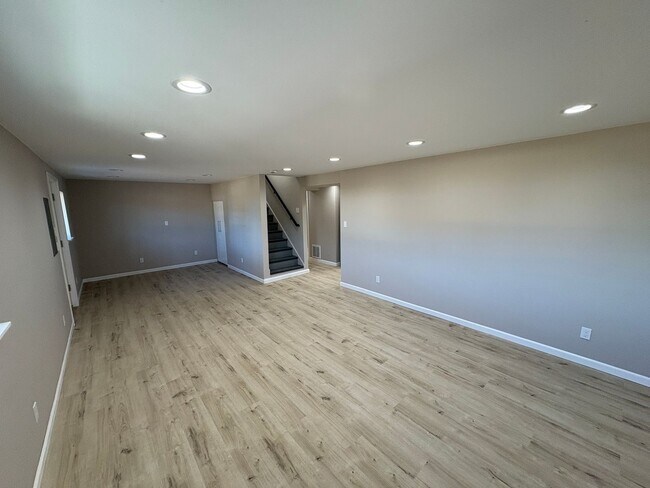 Building Photo - 3715 Q Ave