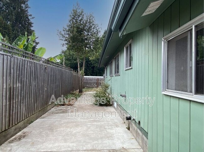 Building Photo - 38956 SW 2nd Ave