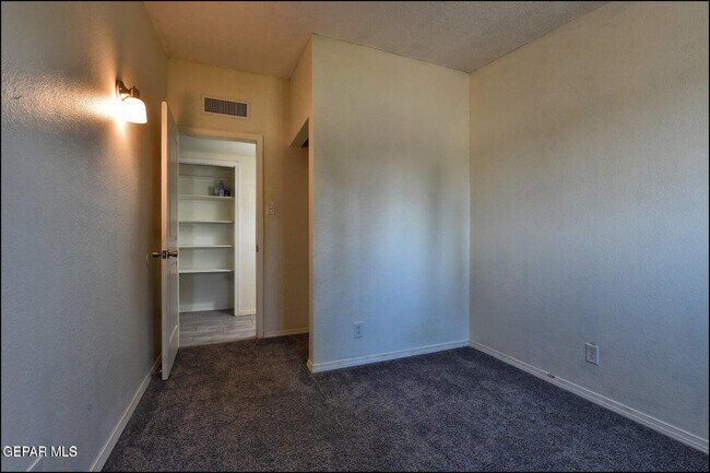 Building Photo - 5726 Dearborne Dr