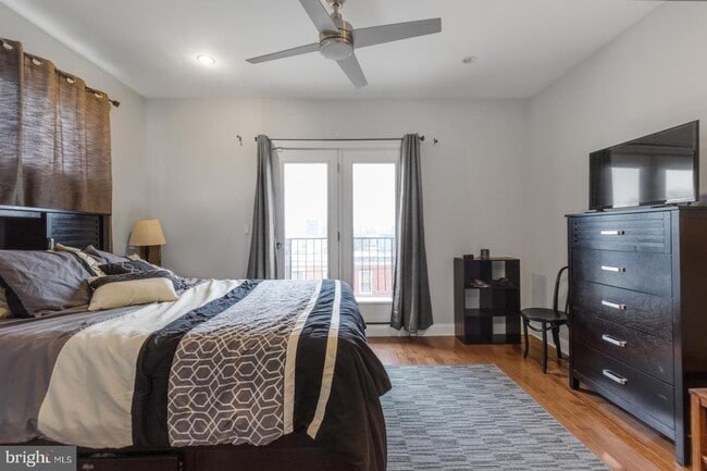 Building Photo - 2524 Sepviva St