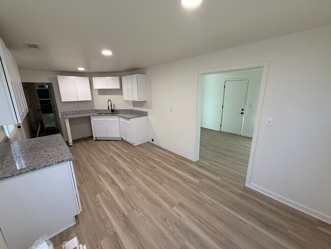 Building Photo - Charming West Wichita Home for Rent!