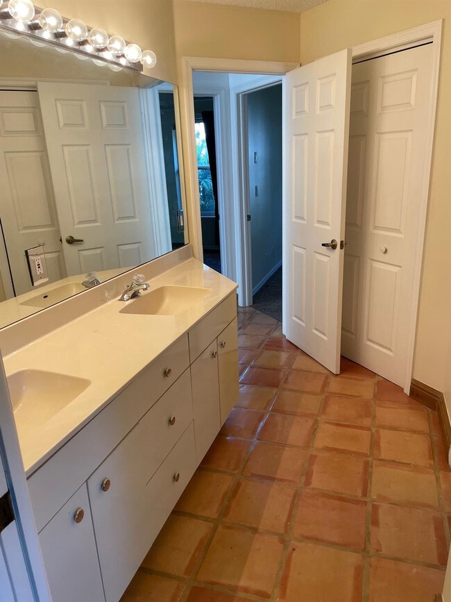 Building Photo - 1030 Pine Branch Dr