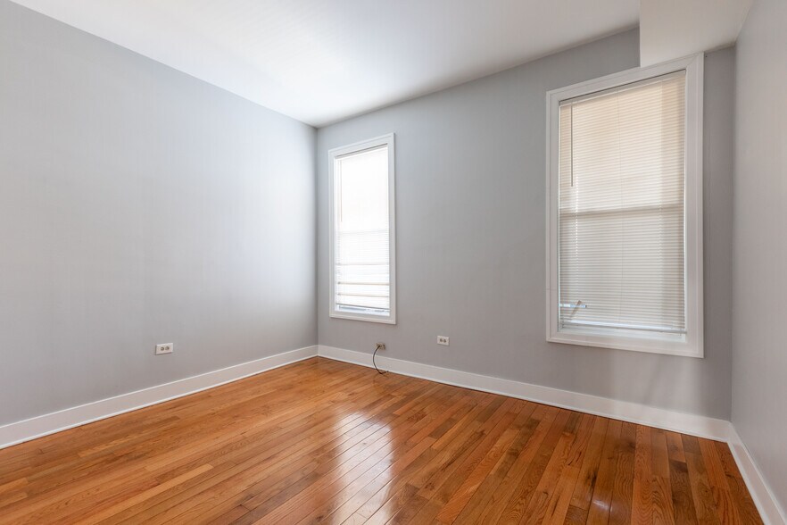 Building Photo - 4736 W Armitage Ave