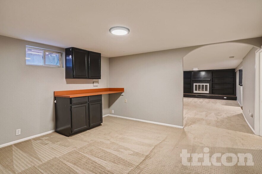 Building Photo - 4662 S Badger Ct