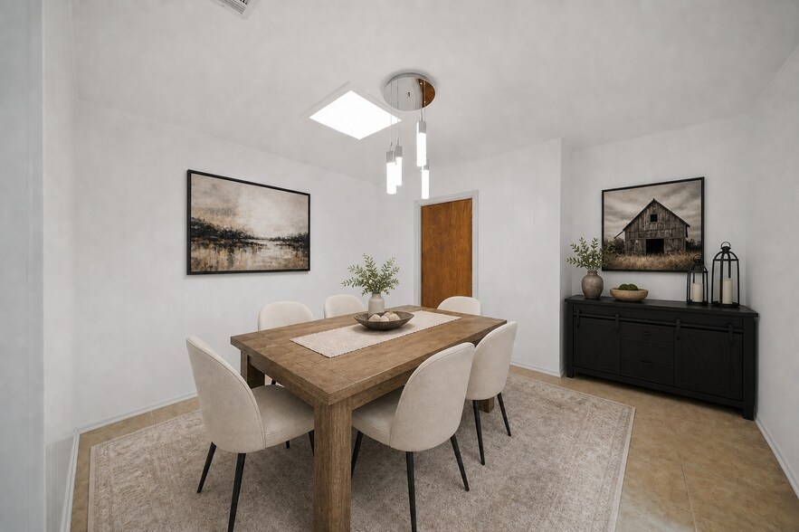 Building Photo - 8390 N Verde Dr