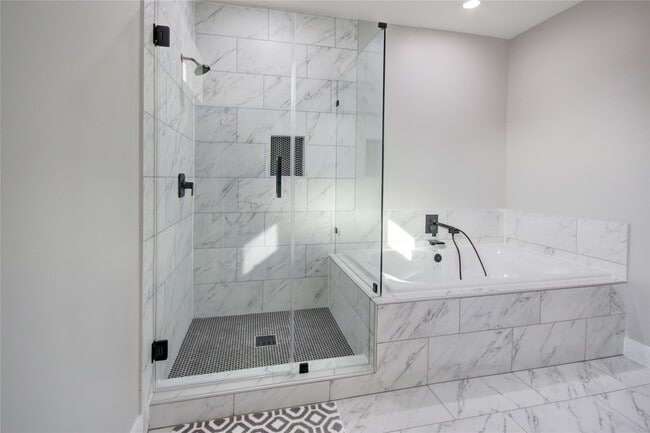 Building Photo - 9305 Tower St