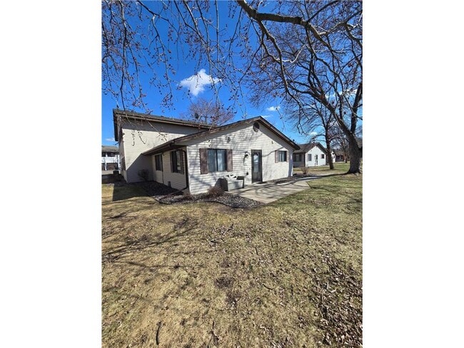 Building Photo - 6662 84th Ct N