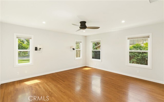 Building Photo - 933 W Riviera Dr