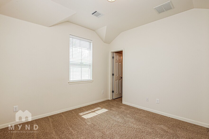 Building Photo - 5501 Sendero Springs Dr
