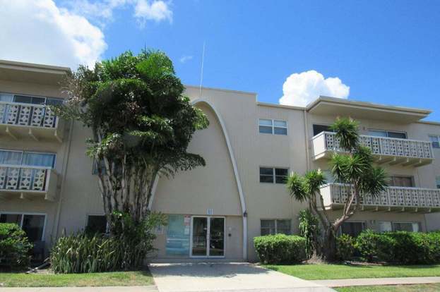 Building Photo - 221 Columbia Dr