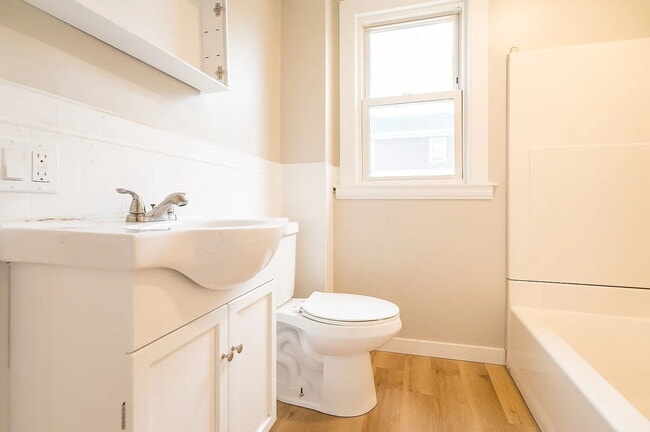 Building Photo - Beautiful 2-Bedroom Apartment – Quiet, Private Setting in Westbrook