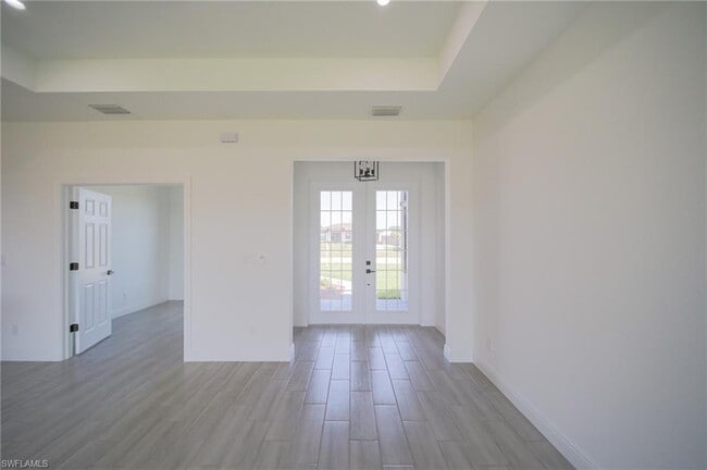 Building Photo - 422 Kismet Pkwy E