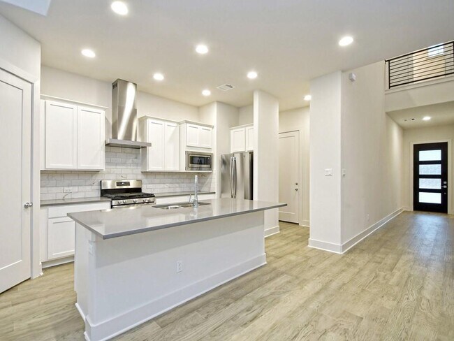 Building Photo - 1249 Summerbrooke Cir