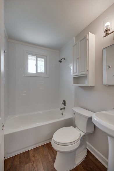 Building Photo - 405 Figuers Dr