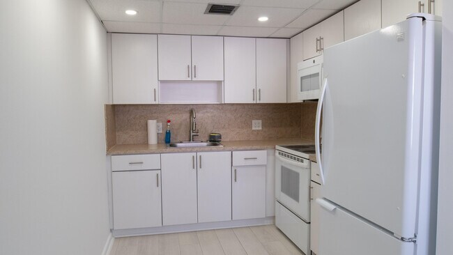 Building Photo - 400 SW 134th Way