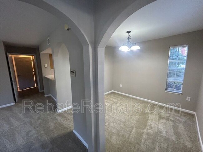 Building Photo - 10075 Gate Pkwy N