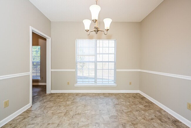 Building Photo - Fantastic 4bd/2.5ba home! Let yourself in!