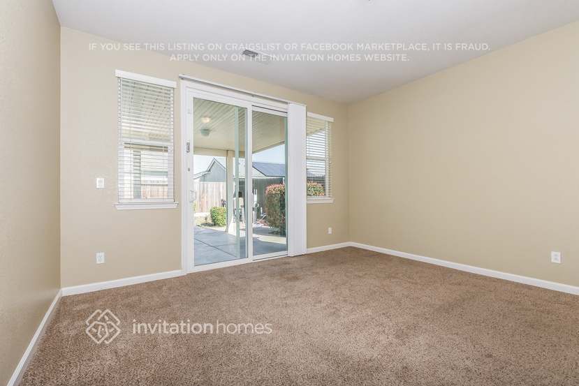 Building Photo - 2041 Waterville Dr