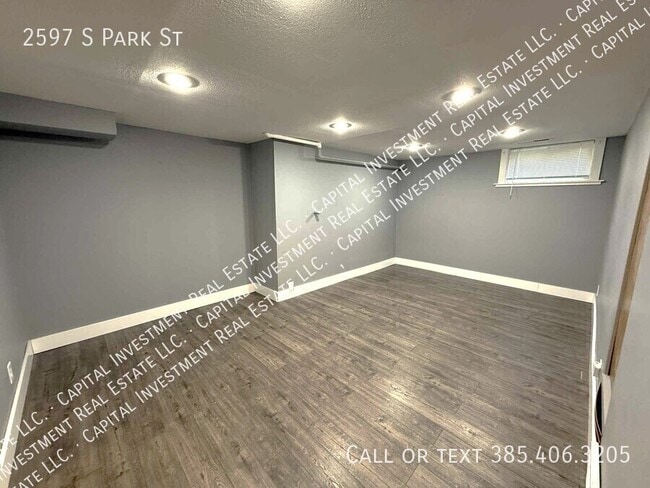 Building Photo - 2597 S Park St